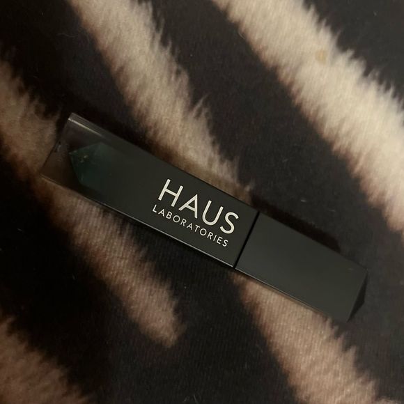 Haus Labs Glam Attack Liquid Eyeshadow - Picture 3 of 4